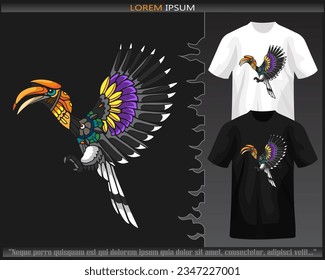 Farbige HornBill-Vogel-Mandala-Kunst einzeln auf schwarz-weißem T-Shirt.