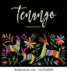 Colorido estilo de bordado textil tradicional mexicano de Tenango, Hidalgo; México - Copiar composición floral espacial con animales forestales