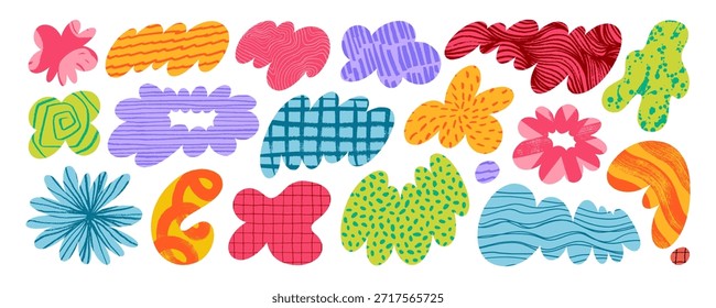 Bunte organische unregelmäßige Formen und Formen mit Buntstift gezeichneten Mustern, Doodle und Kritzeln. Inky bunte Kleckse, y2k Stil Collage Aufkleber. Handgezeichnete wolkige Formen mit Texturen.