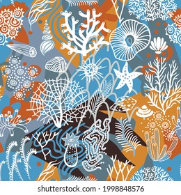 Colorful sea nautical seamless pattern. Collage. Contour drawing. Trendy flat doodle background with abstract organic shapes and marine plants.