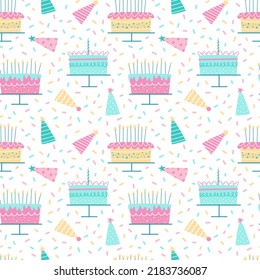 Farbiges, nahtloses Muster mit Geburtstagskuchen und Kerzen, festlichen Hüten und Konfetti. Design für Drucke, Verpackungspapier, Geschenktaschen, Scrapbooking.