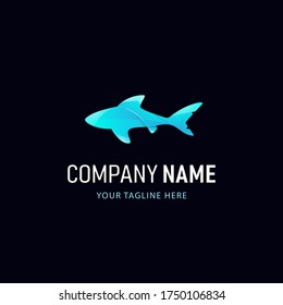 Diseño del logotipo del tiburón colorido. Estilo de degradado Animal