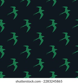 Baldosas cuadradas coloridas que lucen un encantador grabado de animales. Patrón sin foco con silueta voladora de ave tragada sobre fondo verde de primavera oscuro. Diseño para logotipos con animales.