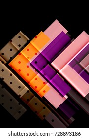 Triángulos coloridos y flechas sobre fondo oscuro. Ilustración del vector
