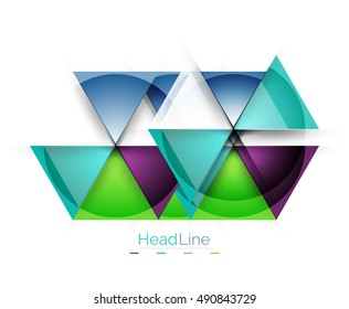 Farbige Dreiecke auf weißem Hintergrund. Moderne geometrische Bannervorlage mit Kopienraum