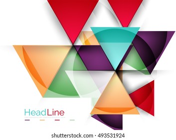 Triángulos coloridos sobre fondo blanco. Plantilla de banner geométrico moderna con espacio de copia