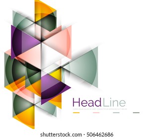 Triángulos coloridos sobre fondo blanco. Plantilla de banner geométrico moderna con espacio de copia