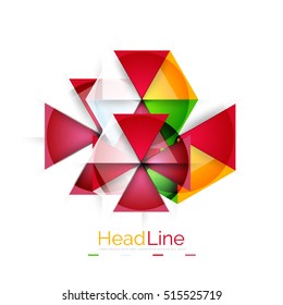 Triángulos coloridos sobre fondo blanco. Plantilla de banner geométrico moderna con espacio de copia
