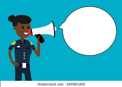 Carácter vector colorido de la mujer policía usando megáfono y haciendo anuncio con burbuja de habla en azul