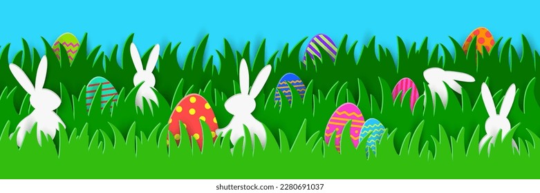 Pancarta de Semana Santa colorida con conejitos y huevos pintados escondidos en la hierba de primavera. Decoración de corte de papel. Ilustración del vector