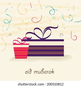 Coloridas cajas de regalo con cinta en el fondo beige para el festival de la comunidad musulmana Eid Mubarak fondo. 