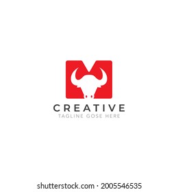 Combinación del diseño del logotipo de letra M con la cabeza de toro, el logotipo de pollo, el diseño creativo, el logotipo o el símbolo del icono