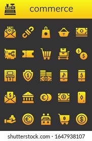 conjunto de iconos de comercio. 26 íconos de comercio llenos. Incluye dinero, caja registradora, 3d, bolsa de compras, cesta de compras, tarjeta, cupón, carro de compras, carrito, monedas, atm, iconos de tienda en línea