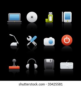Computer Icon Set in Black. Vector in Adobe Illustrator EPS 8 for multiple applications.