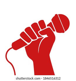 Concept of freedom of expression, with a raised fist holding a microphone, symbolizing the struggle for the right to freely inform.