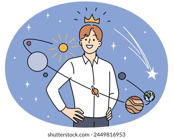 Un joven con confianza en la corona se para en el centro del universo sintiéndose narcisista. Hombre exitoso con planetas alrededor sentir amor propio y confianza. Ilustración vectorial.