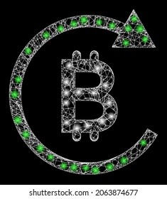 Constelación cruzando la malla de bitcoin reembolsando con manchas ligeras. Cuadrícula vectorial basada en el icono de reembolso de bitcoin y en el cruce de líneas. Constellation carcass bitcoin poligonal devuelta sobre un fondo negro.