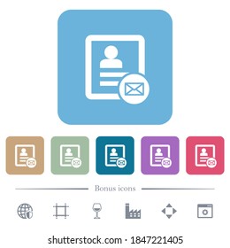Comuníquese con los iconos planos blancos del mensaje en los fondos cuadrados redondeados de color. 6 iconos de bonificación incluidos