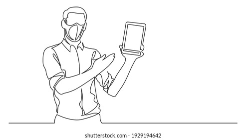 dibujo de línea continua del hombre de pie que muestra la pantalla del tablet con máscara facial