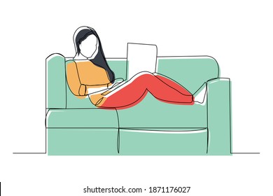 Dibujo continuo de una mujer trabajando desde casa en un sofá con portátil. Arte de una sola línea de trabajo remoto. Ilustración del vector