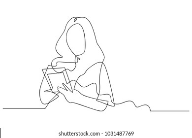 continuous line drawing of women using tablet technology vector illustration
