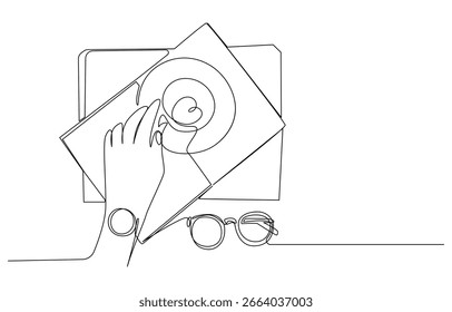 Arte continuo de una línea Libro cálido de las vibraciones del estudio, taza de té, anteojos y mano en la mesa