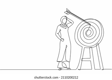 Continuous One Line Drawing Ambition Arab Businesswoman Arrow Missed At The Target. Failed Hit Archery Target. Business Challenge Failure Metaphor. Single Line Draw Design Vector Graphic Illustration