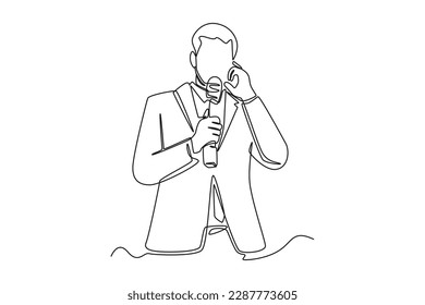 Continuous one line drawing Anchorman holding mic with reporting news. News anchor concept. Single line draw design vector graphic illustration.