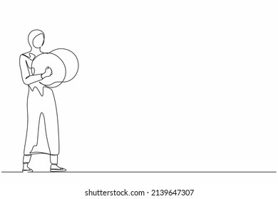 Continuous one line drawing Arab female musician playing cymbals. Woman performer playing classical music with percussion musical instrument. Person performs on stage. Single line draw design vector