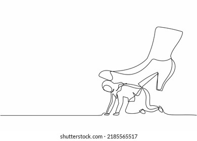 Continuous one line drawing Arab businesswoman crawling under giant foot trample. Female employee oppressed by the boss with under big shoe. Minimalist metaphor. Single line design vector illustration