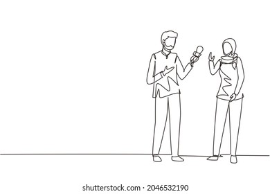 Continuous one line drawing Arabian male tv reporter interviewing questions. Man holding an interview with woman, professional journalist in conversation. Single line draw design vector illustration