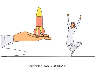 Continuo dibujo de una línea hombre de negocios árabe está feliz de conseguir el cohete de la mano gigante. Increíbles logros profesionales. Nueva rama de negocios. Éxito. Ilustración vectorial de diseño de dibujo de línea única