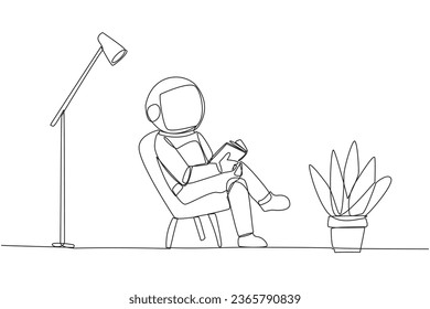 Una línea continua dibujando a un astronauta leyendo en la habitación con lámpara de lectura. Pasar las vacaciones incrementando el conocimiento leyendo los libros. Me encanta leer. Ilustración vectorial de diseño de líneas simples
