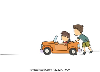 Una línea contínua dibujando a un chico empujando el auto de su amigo en la carretera. Los niños juegan juntos con un gran coche de juguete. Hermano divirtiéndose en el patio trasero. ilustración vectorial de diseño de línea única