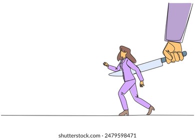 Una línea continua dibujando a una mujer de negocios apuñalada en la espalda por un cuchillo Grande. Engañado hasta la ruina por un socio de negocios. Enemigo disfrazado de amigo. El traidor. Ilustración vectorial de diseño de dibujo de una sola línea