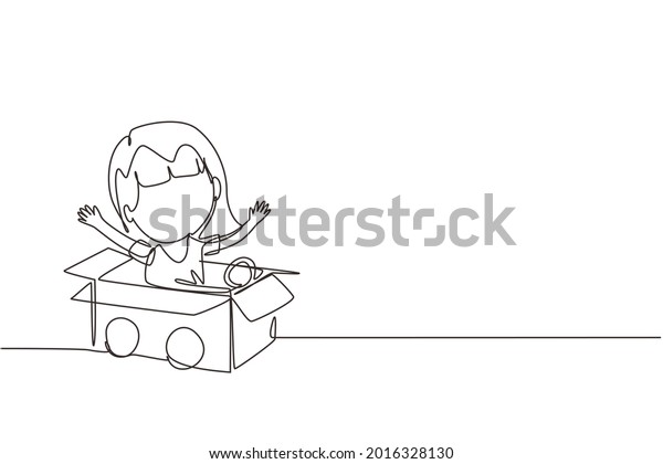 Continuous one line drawing girl driving
cardboard car. Happy child ride on toy car made of cardboard.
Creative kids plays with her cardboard car. Single line draw design
vector graphic
illustration