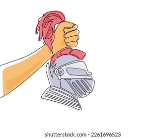 Mano de dibujo de una línea continua sosteniendo casco de caballero guerrero espartano, armadura. Caballero guerrero medieval en casco de armadura con visera y plumaje, símbolo herálgico. Gráfico vectorial de diseño de trazos de línea única