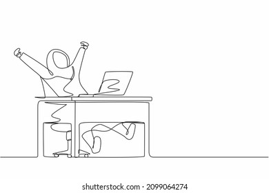 Continuous one line drawing happy Arab businesswoman sitting in chair at desk using laptop celebrating win with hands raised. Celebrating win, positive emotions concept. Single line draw design vector