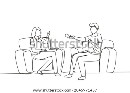 Continuous one line drawing journalistic interview. Coworker, colleagues small talk, conversation. Journalist, interviewer with businesswoman communicating. Single line draw design vector illustration