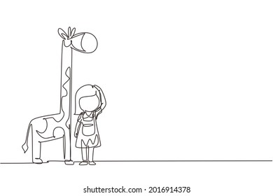 Continuous one line drawing little girl measuring her height with giraffe height chart on wall. Kid measures growth. Child measuring height concept. Single line draw design vector graphic illustration