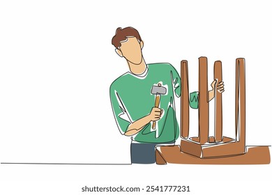 Línea continua que dibuja un hombre que fija una silla en posición invertida con el martillo. Habilidad y paciencia. Convertirse en un hombre hábil. Reparando. Día Nacional del bricolaje. Ilustración vectorial de diseño de dibujo de línea única