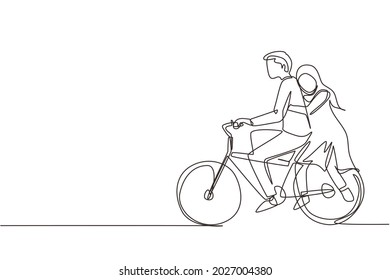 Continuous one line drawing romantic Arabian couple riding bicycle together. Happy romantic family concept. Intimacy celebrates wedding anniversary. Single line draw design vector graphic illustration