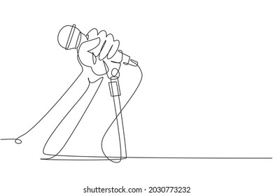 Cantante de dibujo continuo de una línea con micrófono. La gente de Karaoke canta la canción al micrófono. Levántate cómico sosteniendo el micrófono en su mano. ilustración vectorial de diseño de línea única