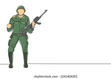 Continuo dibujo de una línea de soldado parado con arma, uniforme completo y gesto de celebración al servicio del país con fuerza de las fuerzas militares. ilustración vectorial de diseño de línea única