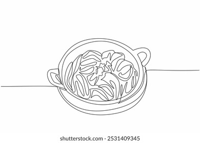 Línea continua dibujando espaguetis carbonara en una sartén negra con una tabla de cortar de madera redonda. Mantenga los alimentos calientes. Delicioso. Sabroso. Día Nacional del Carbonara. Ilustración vectorial de diseño de dibujo de línea única