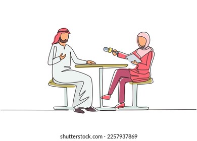 Continuous one line drawing TV presenter Arabian woman interviewing celebrity men in television studio shooting interview. Show host, Muslim guest talking. Single line draw design vector illustration