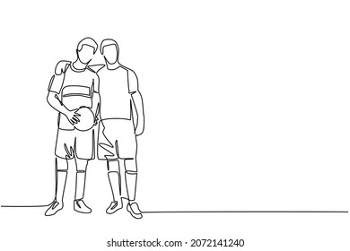 Una línea contínua dibujando a dos jugadores de fútbol abrazándose entre ellos. Dos amistosos caminando juntos después de que el partido terminó. Futbolistas masculinos celebrando su gol con abrazo. Vector de diseño de tracción de línea única