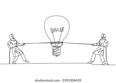 Una línea contínua que dibuja a dos hombres de negocios árabes peleando sobre una bombilla. Competir para encontrar soluciones. Buscando la mejor manera de obtener ganancias. Ilustración vectorial de diseño de líneas simples
