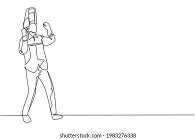 Continuous one line drawing welder stands with celebrate gesture and face shield is removed ready to work in his iron workshop. Successful business. Single line draw design vector graphic illustration