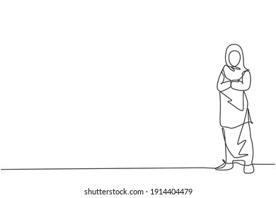 Continuous one line drawing of young female Arabic worker standing while cross arms on chest. Success business manager minimalist concept. Trendy single line draw design vector graphic illustration - Shutterstock ID 1914404479